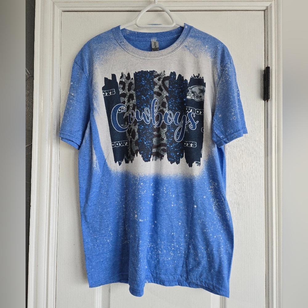 Dallas Cowboys Women's Gildan Softstyle Tee Blue Tie-Dye Splatter Print Large